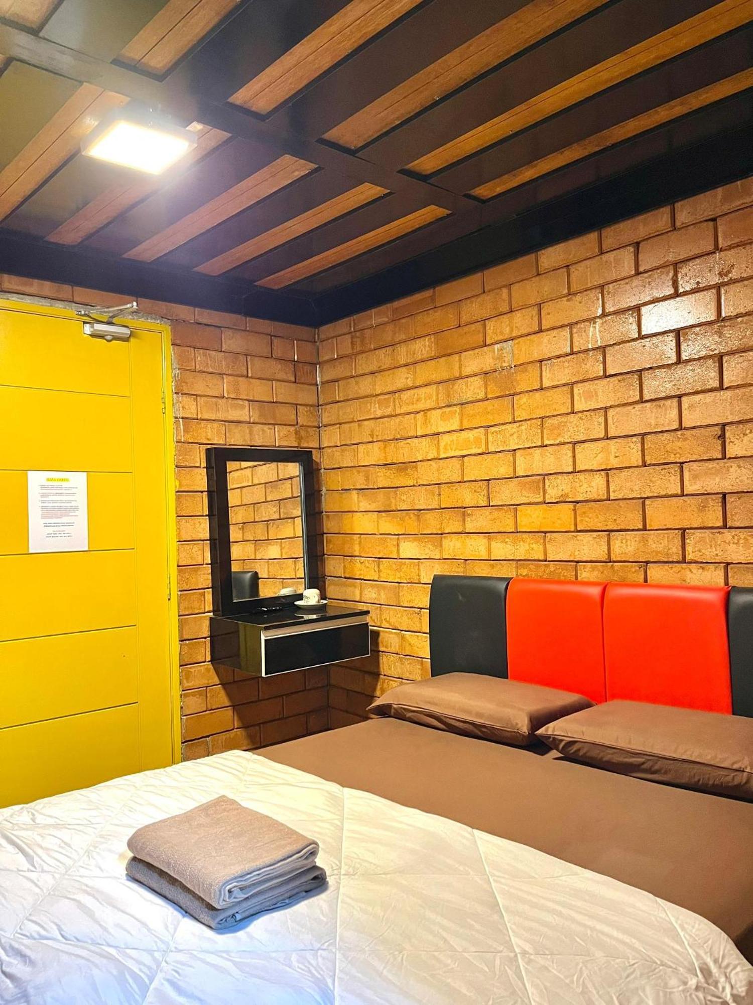 Suza Hostel Tumpat Bagian luar foto