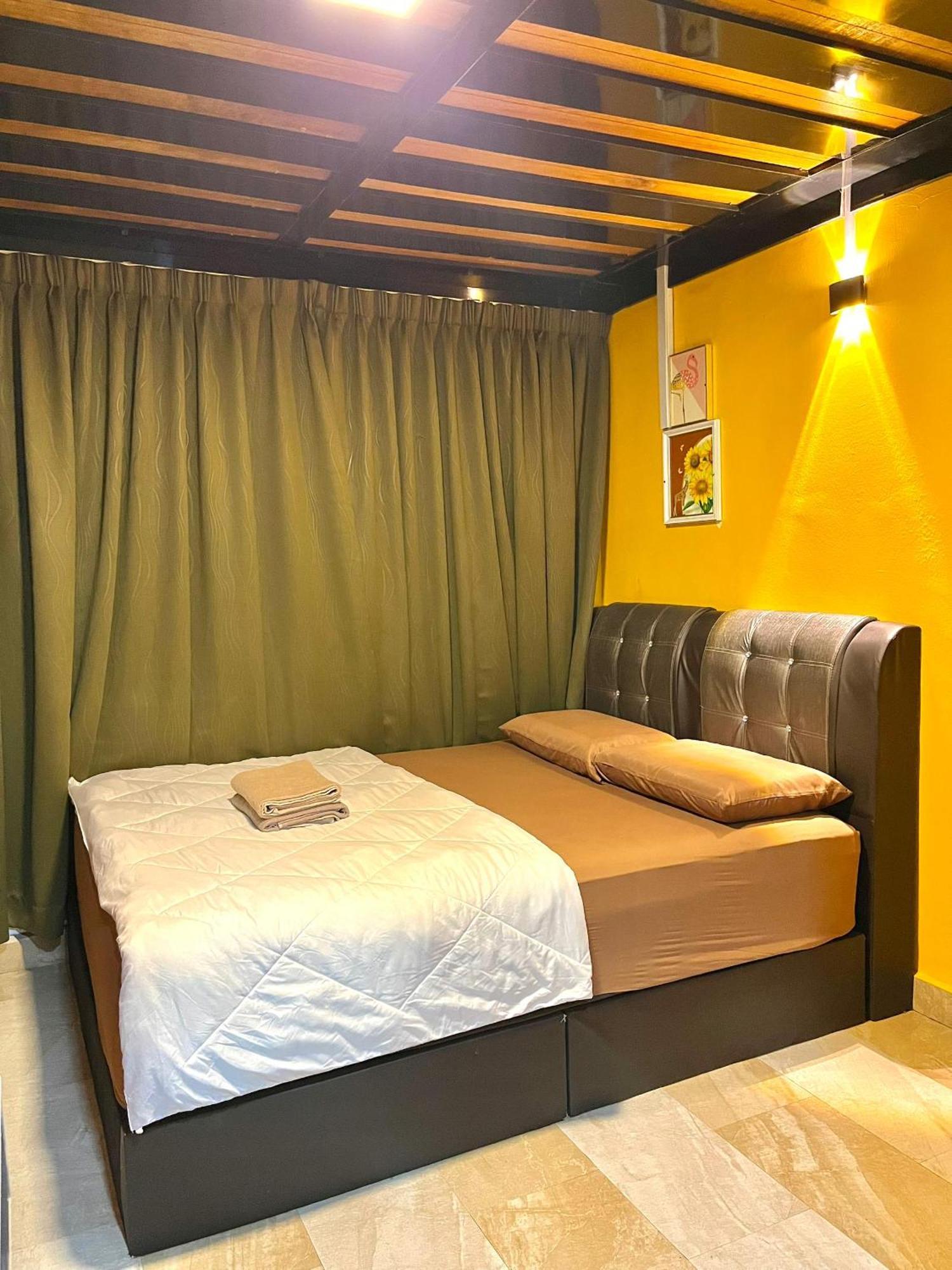 Suza Hostel Tumpat Bagian luar foto